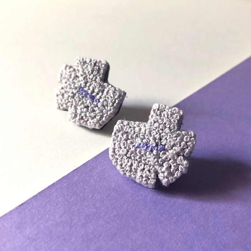 Blooming Baby Hand Embroidery Earrings Gray