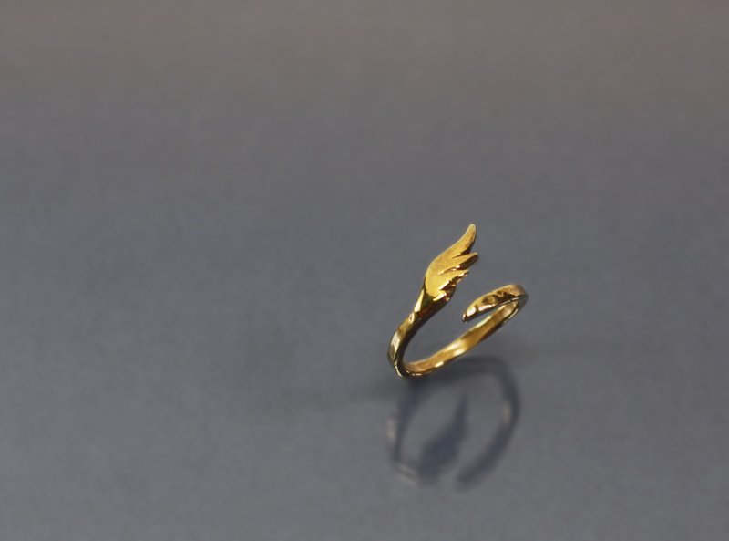 Feather brass ring