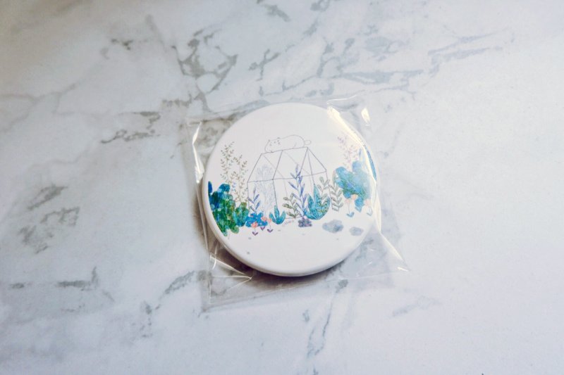 Cat Green - Cat on the Glass Flower House / Portable Round Mirror