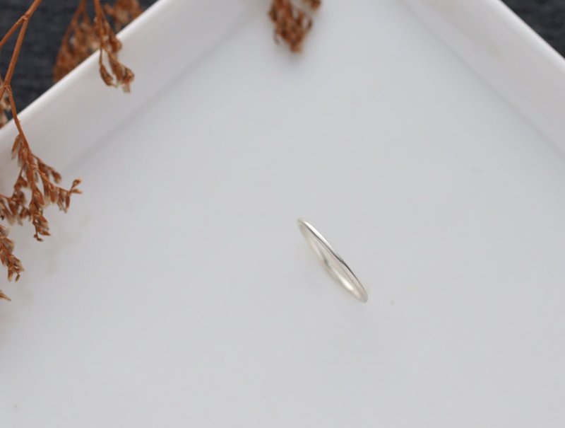 Ni.kou sterling silver line ring
