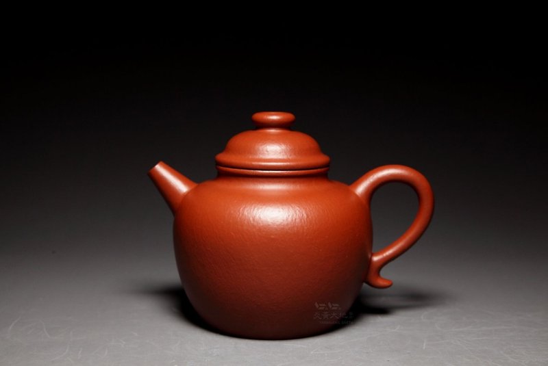 【圈扭】 胖老闆 龍山堂 傳統手工   黃龍山朱泥大紅袍 210cc - 茶壺/茶杯/茶具 - 陶 咖啡色