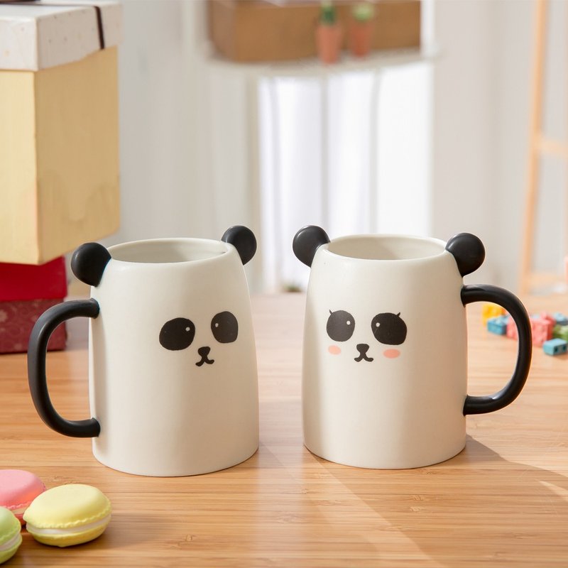 Sunart on the cup - panda bear