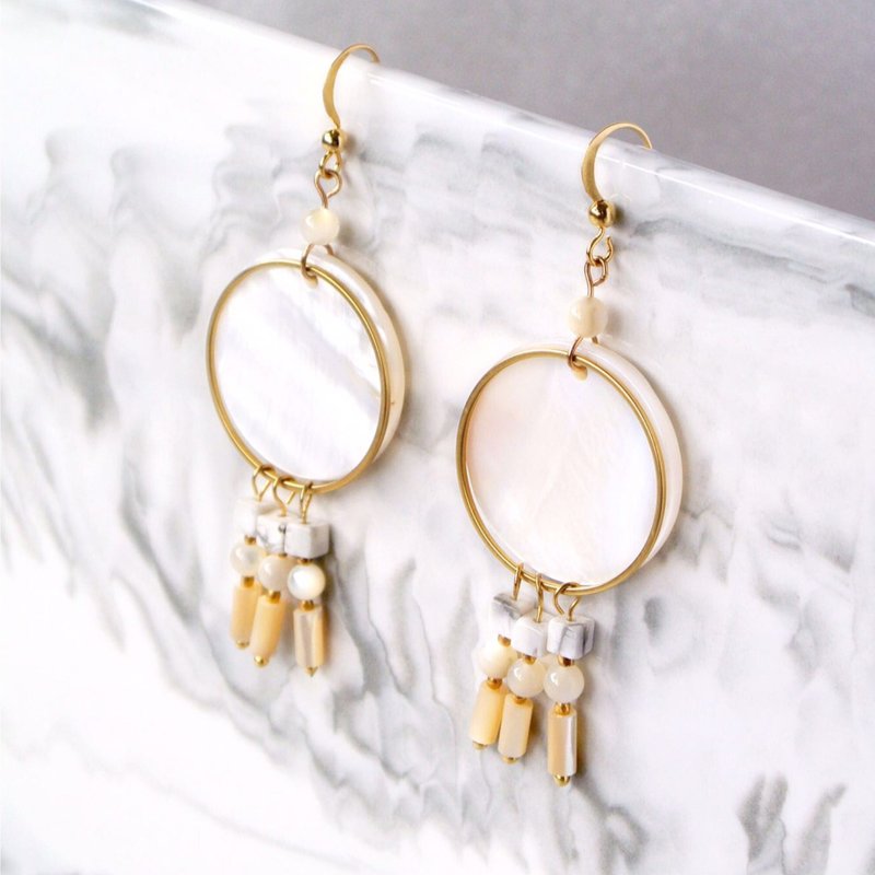 Simple system. Simple geometric tassel shell stone earrings