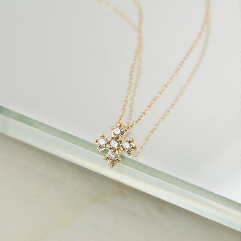 The Cross Diamond Necklace in 18K Gold Made in Japan