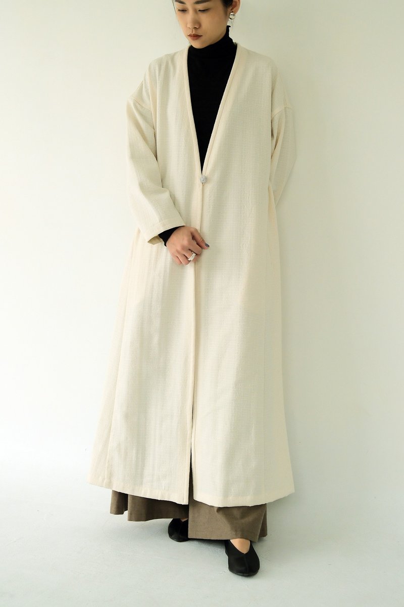 川 衣 WEAR BEING  中亞開襟縮腰外套 棉麻壓紋 - 女大衣/外套 - 棉.麻 白色