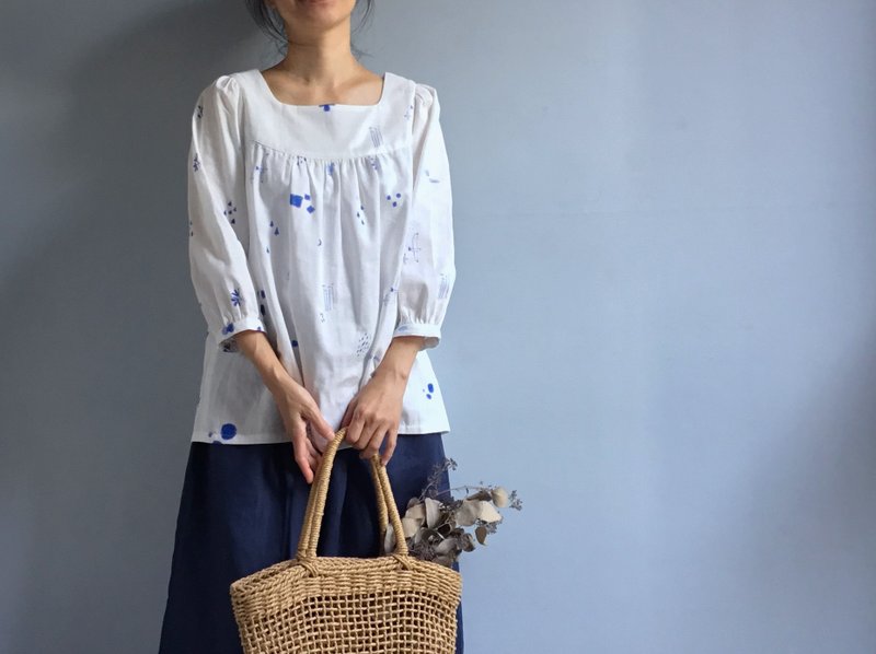 小日子/illustration系列設計師印花雙層棉紗方領七分袖上衣/純棉 - 女上衣/長袖上衣 - 棉.麻