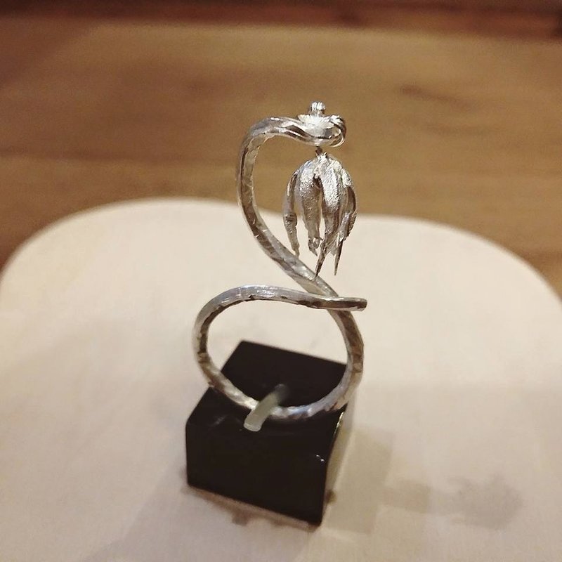 Ylang ylang flower ring