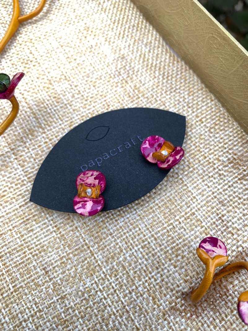 Beya Earrings / Charming your days / by nature design