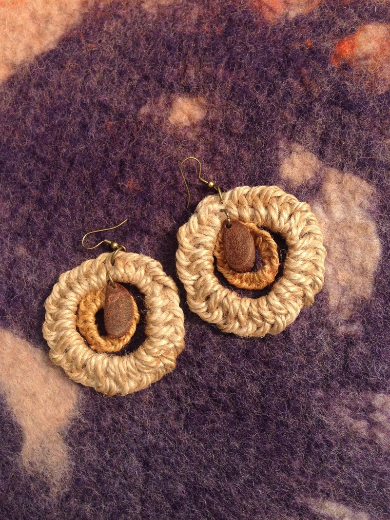 No.12 Persimmon natural seed seed earrings