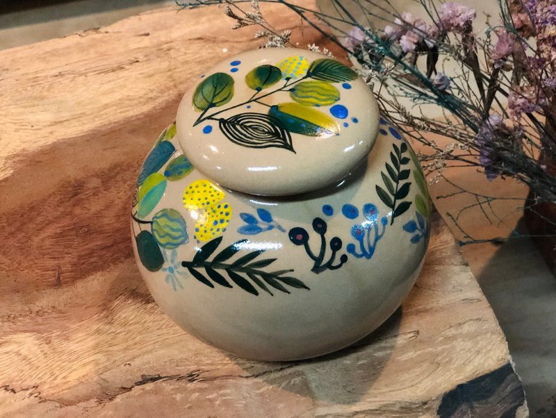 Golden Lin limited handmade spring couplets for more than a year