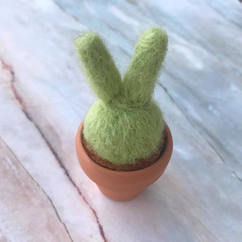 Succulent wool felt bi-ring rabbit