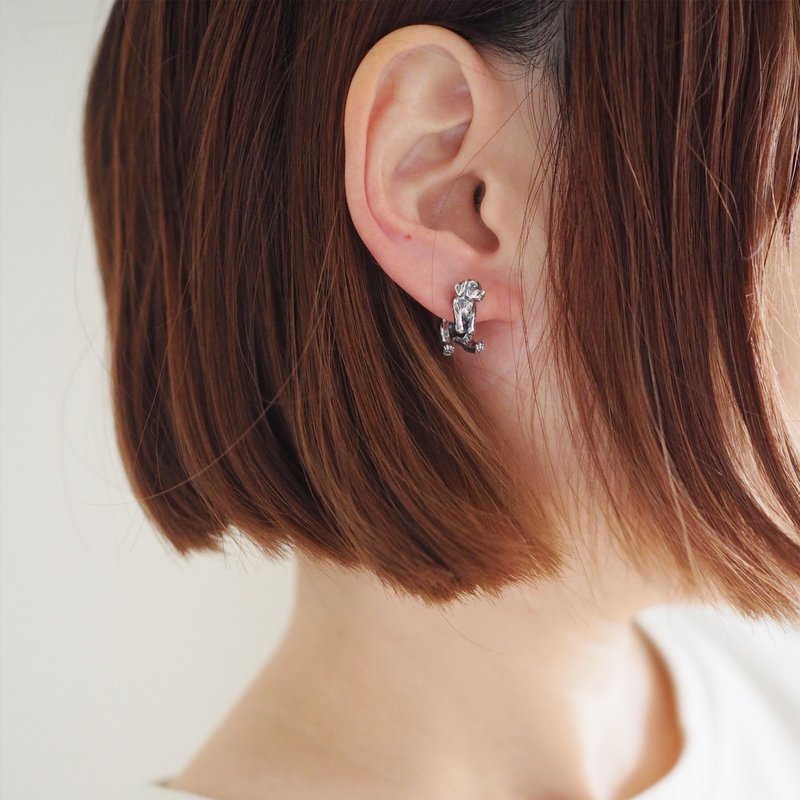 ラブラドールSilver犬ピアス 片耳 黒ラブ 白ラブ - 耳環/耳夾/耳骨夾 - 其他金屬 黑色