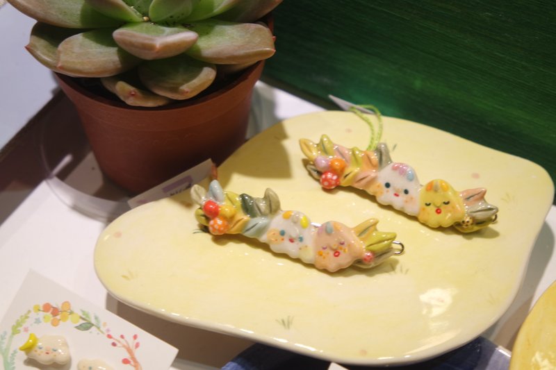 白花精靈草叢長髮夾