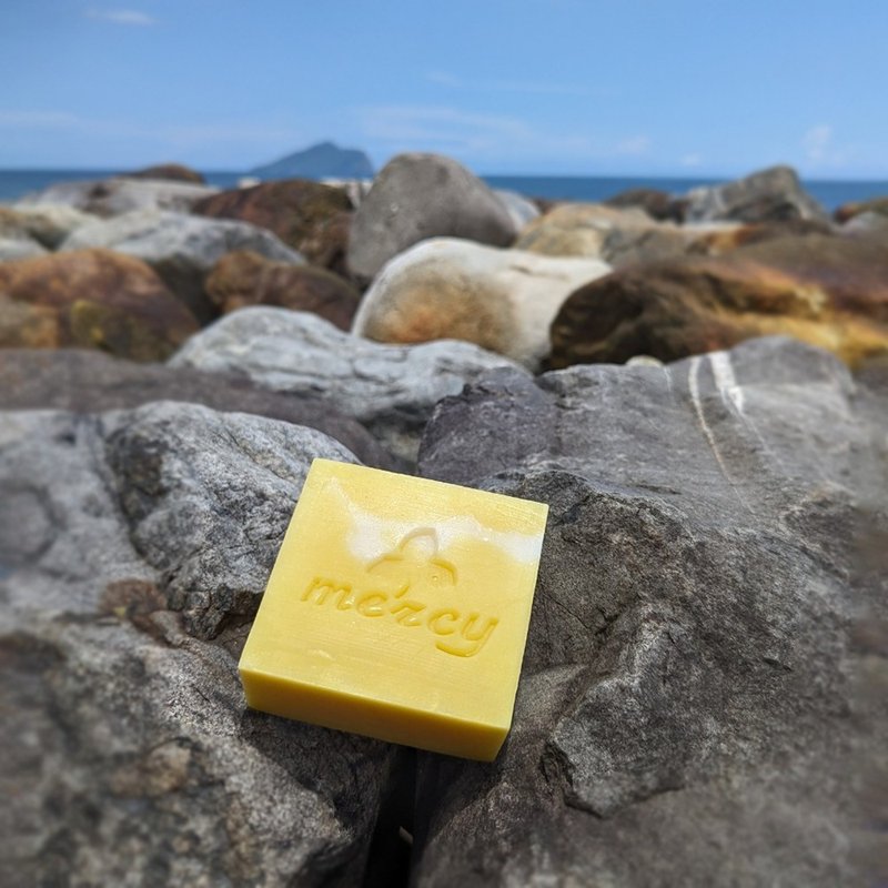 Chamomile Essential Oil Handmade Soap /// Single