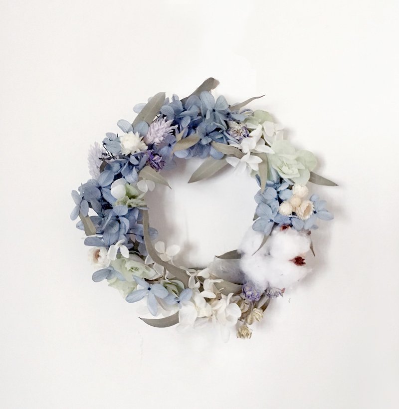 | Coastal Blue | Dry flowers. Not withered. Hydrangea wreath