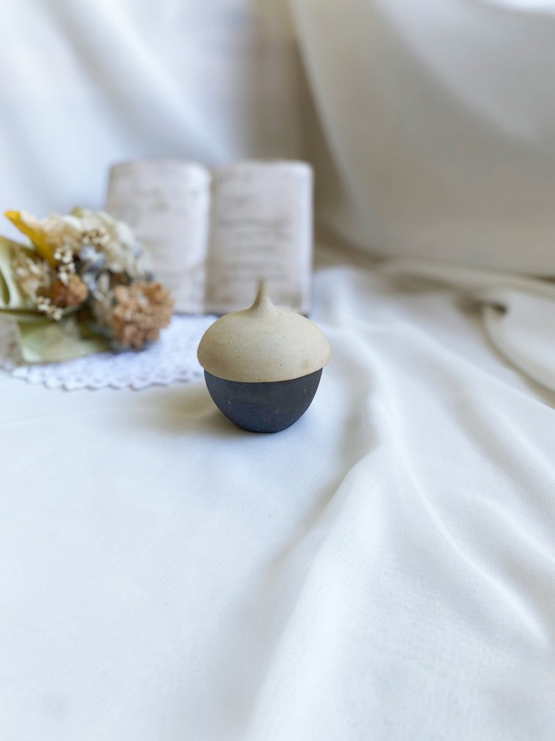 【好日戀物】台灣職人手作陶瓷雙色質感栗子茶杯收納盒 - 居家收納/收納盒/儲物盒 - 陶 多色