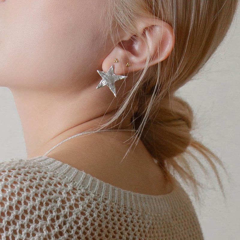 Painted Star Silver Earrings 繪星純銀耳環 星星耳環 禮物推薦 - 耳環/耳夾/耳骨夾 - 純銀 銀色