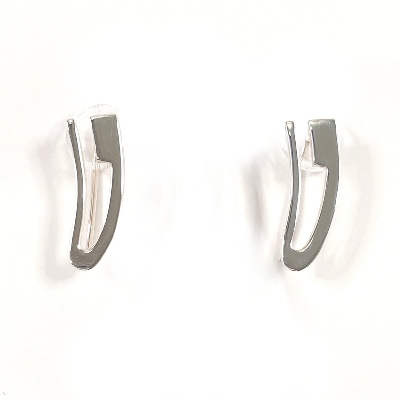 【日本直送 中古美品】グッチ GUCCI ピアス G ロゴ フック型 シルバー925 アクセサリー 新品仕上げ済み - 耳環/耳夾/耳骨夾 - 純銀 銀色