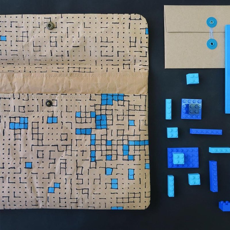 南非手工再生紙防潑水超輕量12吋平板筆電包-藍格子(28*19*1.3cm) - 電腦包/筆電包 - 紙