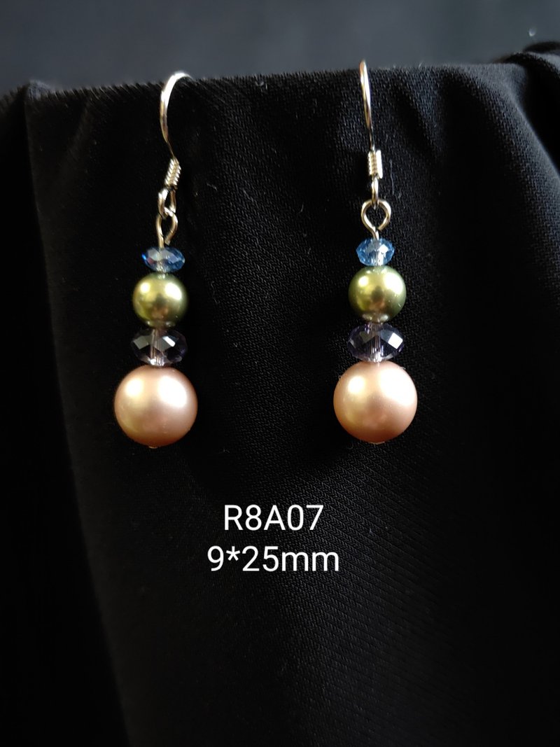 *I am designing*R8A07 Swarovski Crystal. Pearl Earrings