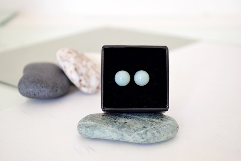 【Paisible】 【Sphere / Natural Ore Stainless Steel Stud Earrings (8mm)