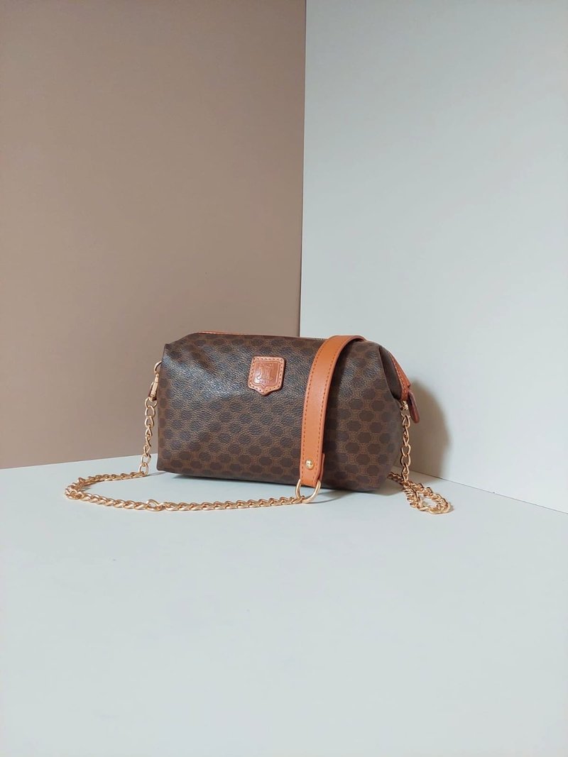 【LA LUNE】中古二手Celine雲朵老花皮革側背孭斜單肩手拿袋小包 - 側背包/斜背包 - 其他材質 咖啡色