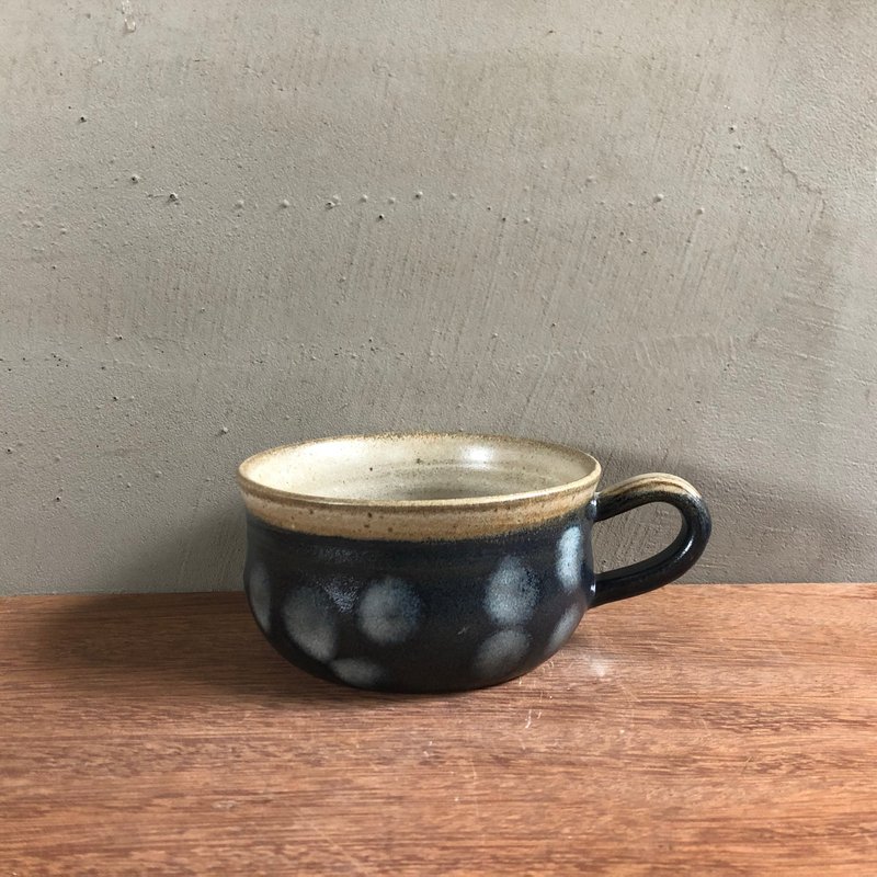 Dark blue white dot bowl mark
