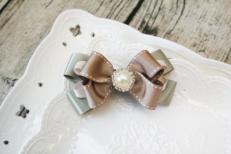 Sweet House France grass green elegant bow clip handmade limited edition