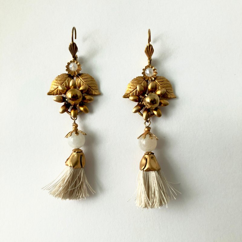 Yellow gold earrings