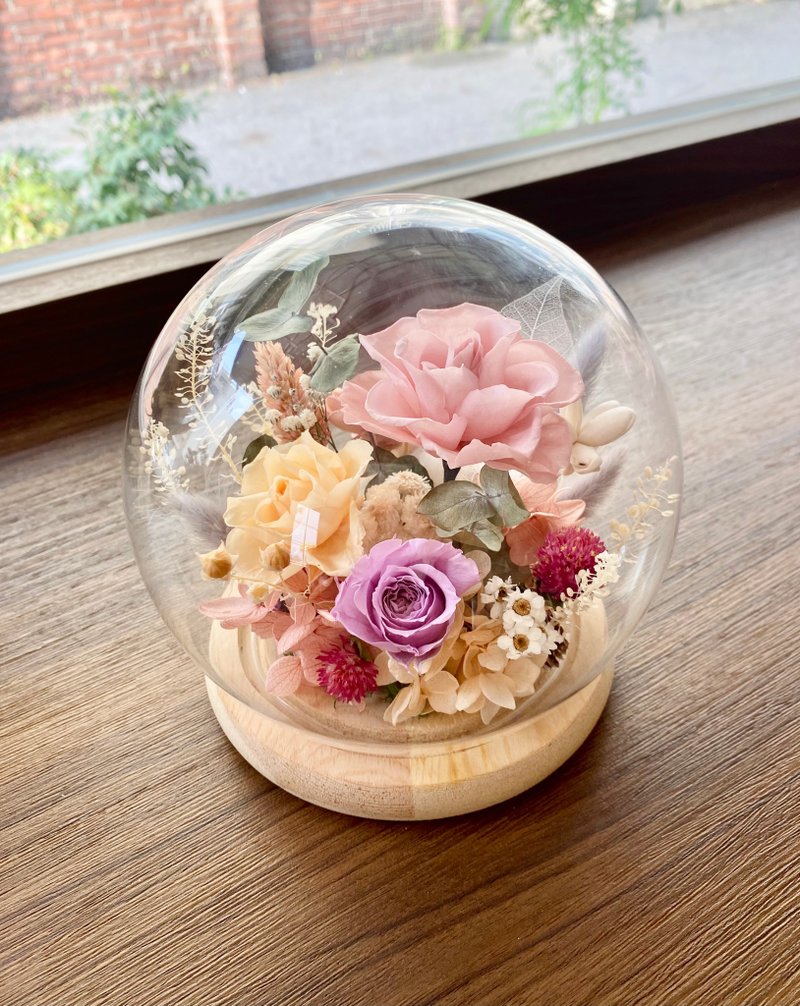 |春氛花園| 不凋花。乾燥花。玻璃球。花盅