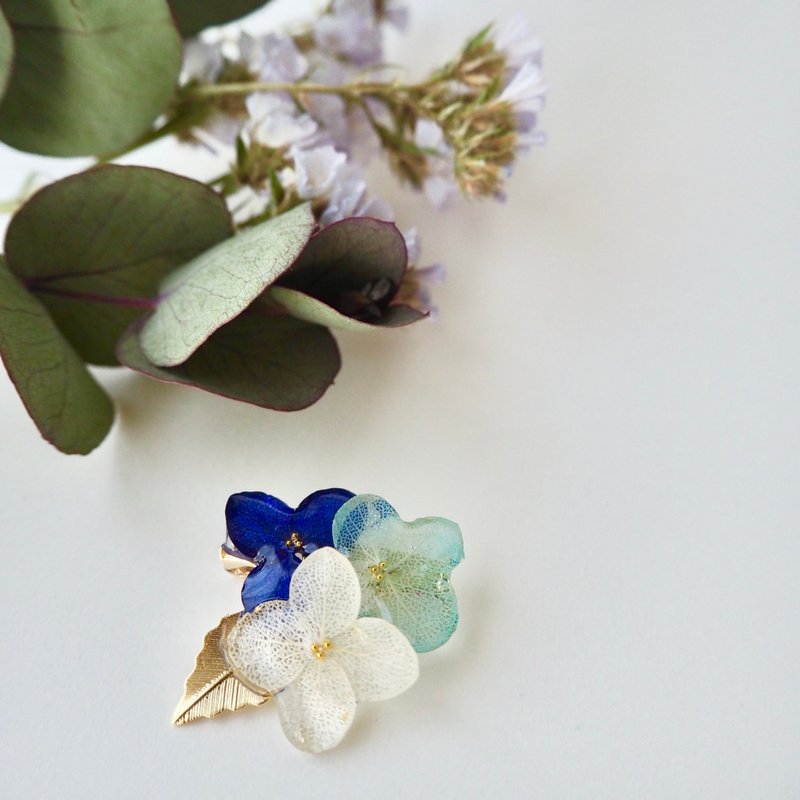 Ajisai brooch*navy blue*BR 001-N