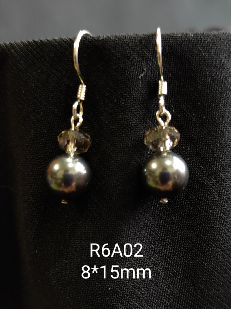 *I am designing*R6A02 Swarovski Crystal. Pearl Earrings