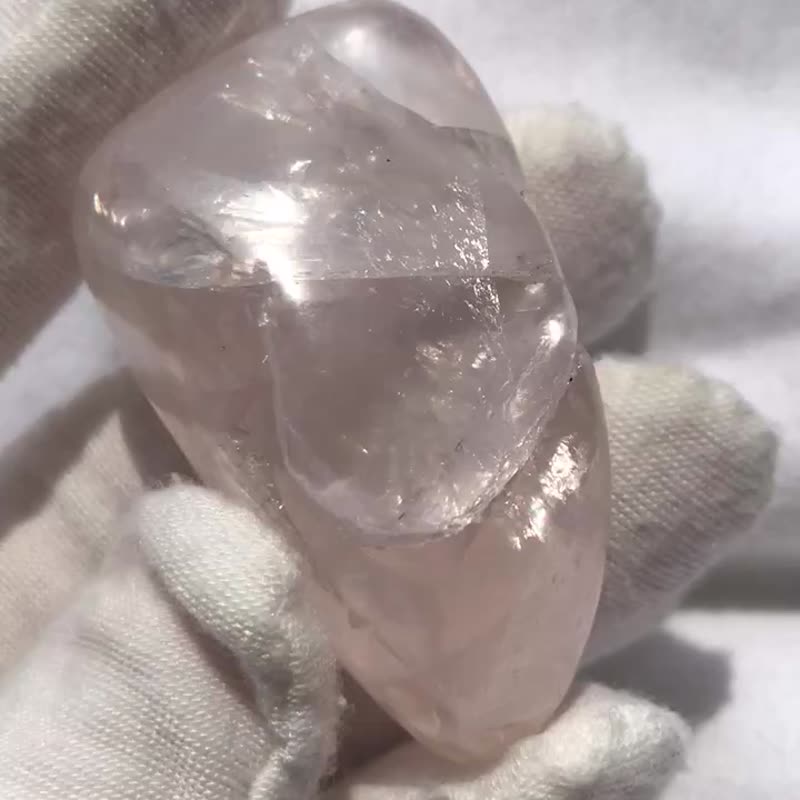 Mozambique rainbow translucent rose quartz hand-held raw stone crystal rose quartz - Items for Display - Crystal Pink