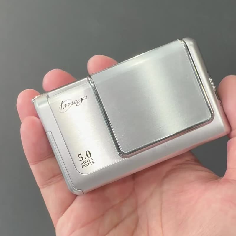 CCD ultra-thin pocket camera Hitachi HDC-502 90% new digital camera Y2K - Cameras - Plastic Silver