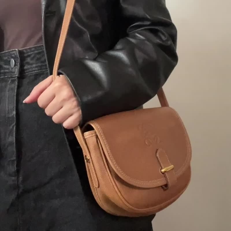 LOEWE leather cross-body saddle bag Japanese second-hand vintage - Messenger Bags & Sling Bags - Genuine Leather Brown