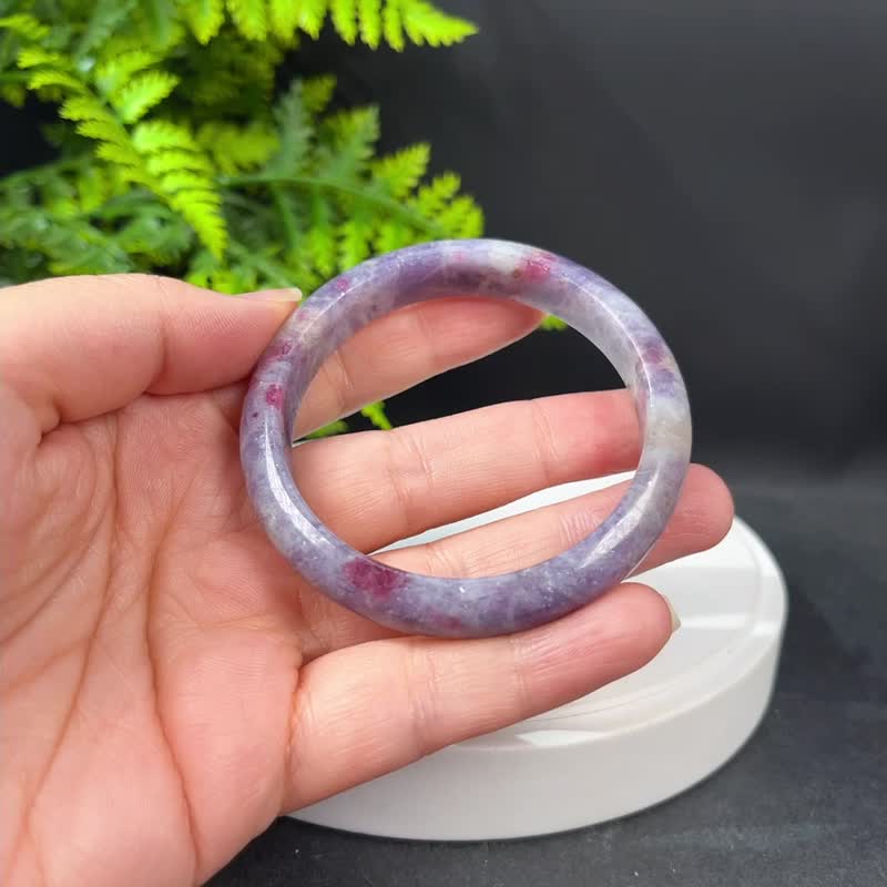 獨特梅花碧璽手鐲 56MM 星光閃片玉化飄紅共生雲母手環 顯氣質 - 手鍊/手環 - 水晶 紫色