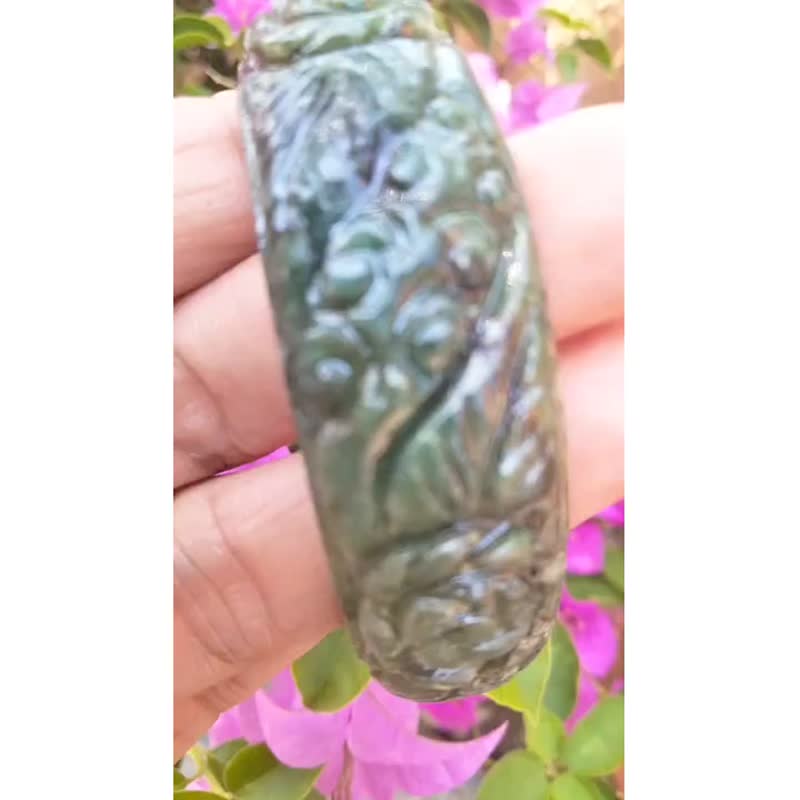 Burmese Jade Bangle Carved Flower Light Green Dark Green Natural Jadeite Type A - 手鍊/手環 - 玉石 綠色
