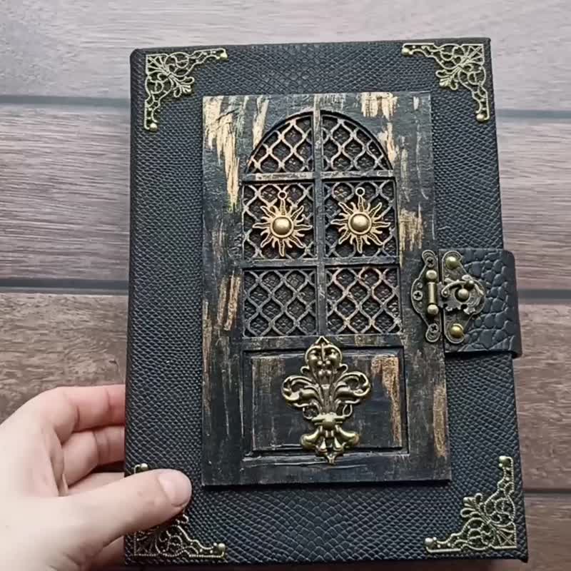 Witch grimoire journal handmade for sale Gothic door spell book of shadows - สมุดบันทึก/สมุดปฏิทิน - กระดาษ สีดำ