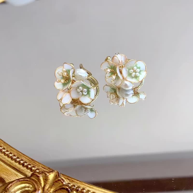 earrings. Small Ome Crystal Flower Ear Cuffs - Earrings & Clip-ons - Resin Green