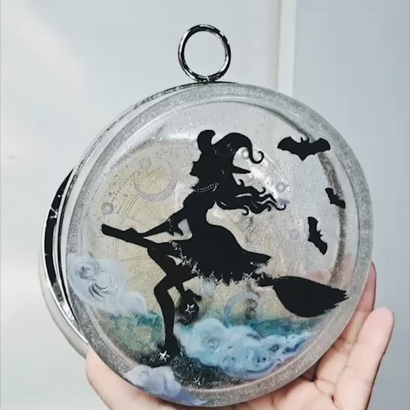 【萬聖節主題】水晶盒口金包 ∕ 浮雕款~含側背長黑金屬鍊 - 側背包/斜背包 - 其他材質 黑色