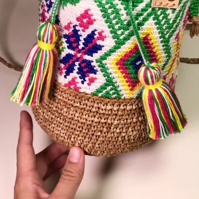 手工編織水筒包-海岸阿美族圖騰 - 側背包/斜背包 - 棉．麻 多色