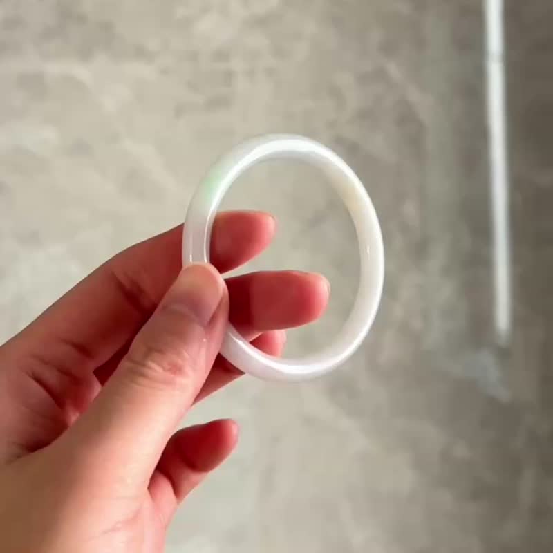 天然翡翠 緬甸 A玉 玉鐲 • 白底青幼條圓鐲D - 手鍊/手環 - 石頭 白色