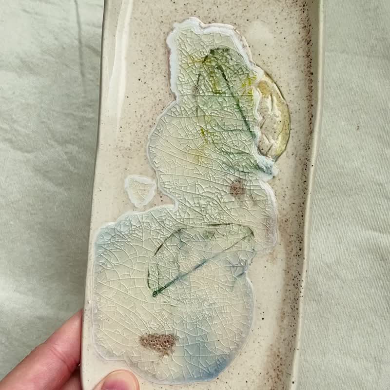 Ice cracked jasmine leaf hand-pinned pottery 21.2 x 9.1 x 1.5 cm - Plates & Trays - Pottery 