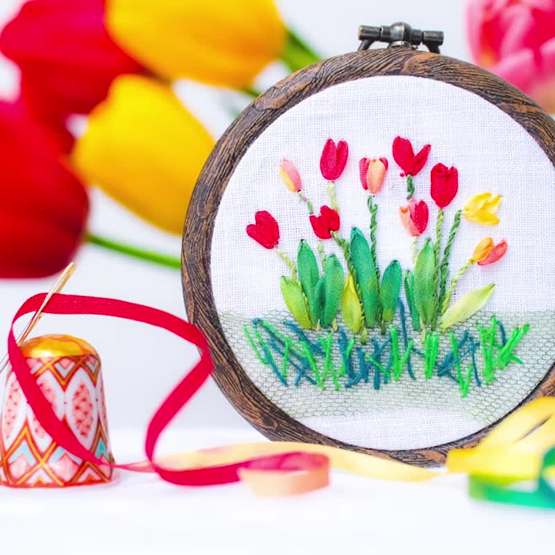 Tulip flower embroidery production kit [Why don't you start ribbon embroidery] It is a kit that you can easily make with silk blur ribbon. - Knitting, Embroidery, Felted Wool & Sewing - Thread Red