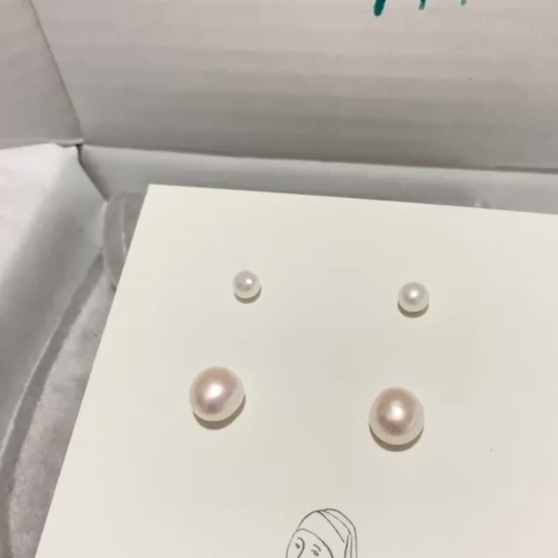 Freshwater white Pearl 925 sterling silver ear studs - Earrings & Clip-ons - Pearl White