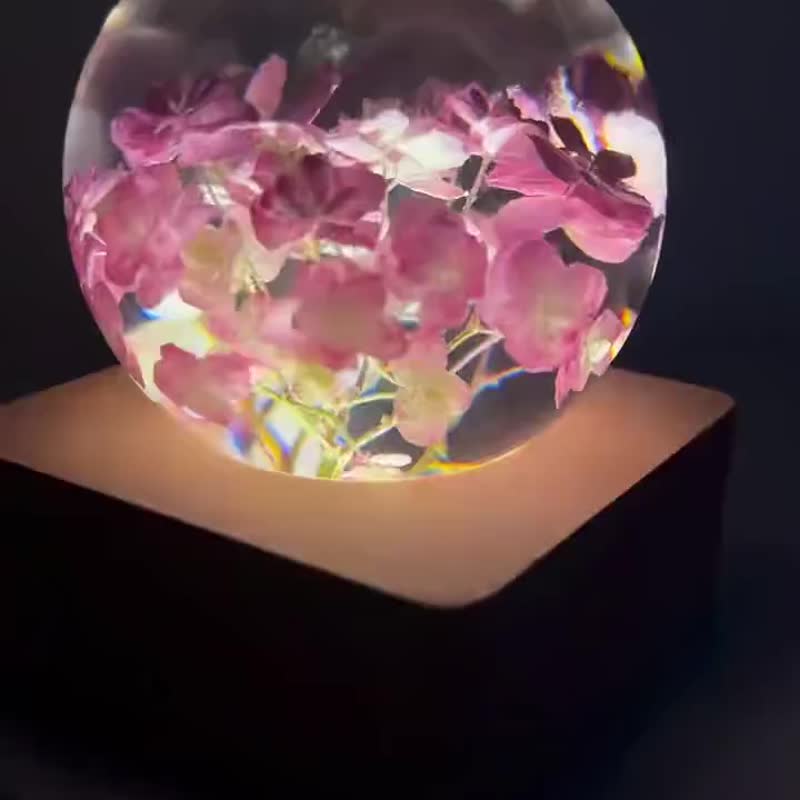粉繡球花|手作樹脂夜燈 - 擺飾/家飾品 - 樹脂 粉紅色