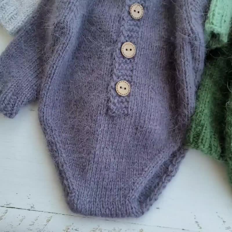 Newborn knitted fluffy romper and hat / Baby photo props - 嬰兒手鍊/飾品 - 羊毛 多色