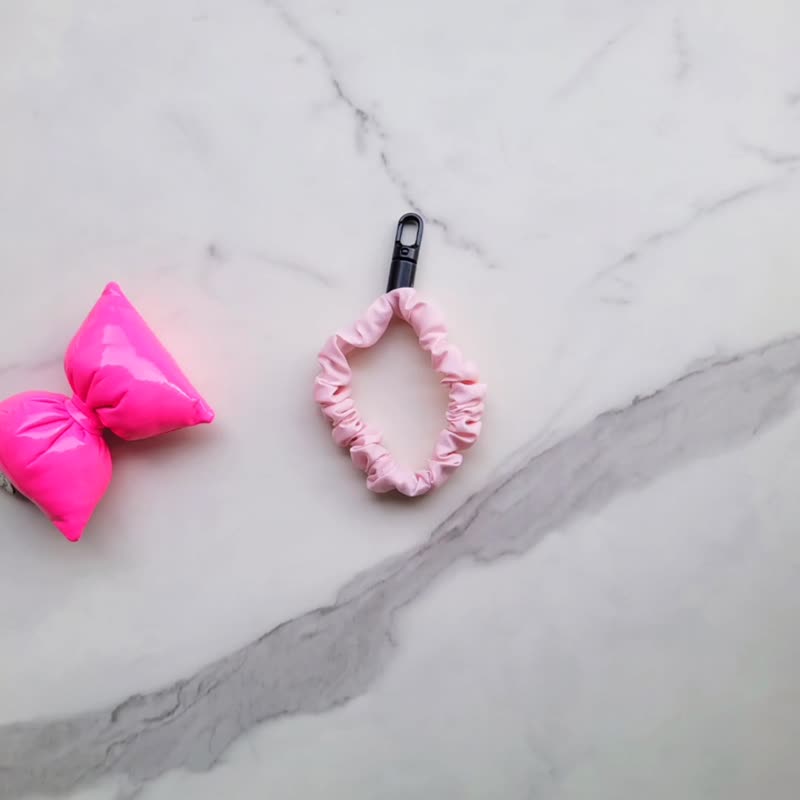 彈性可調節可拆式蝴蝶結手腕掛繩 手機手腕繩 手腕繩 5色 星空黑 - 手機掛繩/背帶 - 其他人造纖維 黑色