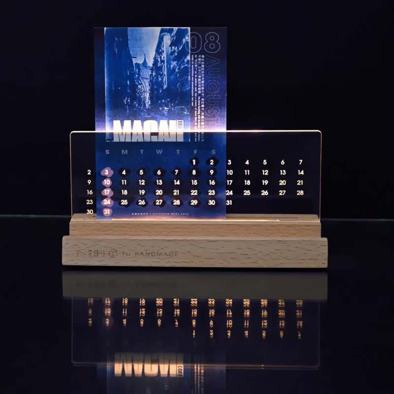 藍曬 漫遊影像 2026 發光月曆 | 自家設計 座枱曆 香港製 - 日曆/月曆/年曆 - 紙 藍色