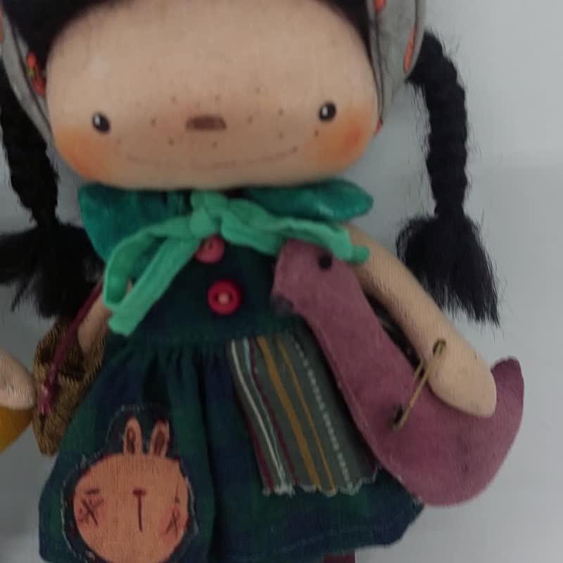 Handmade country rag doll picture book, country style handmade dolls, a pair for sale - ของวางตกแต่ง - ผ้าฝ้าย/ผ้าลินิน สีเขียว